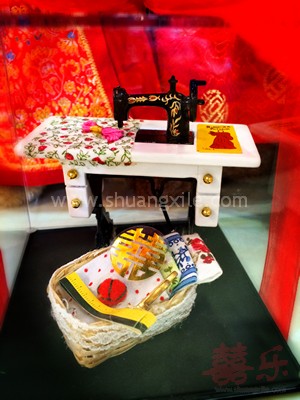 Limited Collection Sewing Machine Miniature